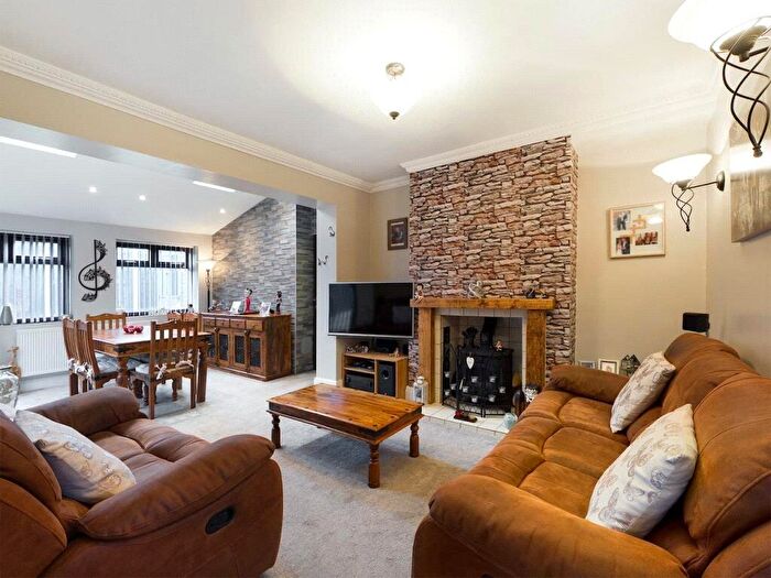 4 Bedroom Detached House For Sale In North Cliff Road, Conisbrough, Doncaster, South Yorkshire, DN12