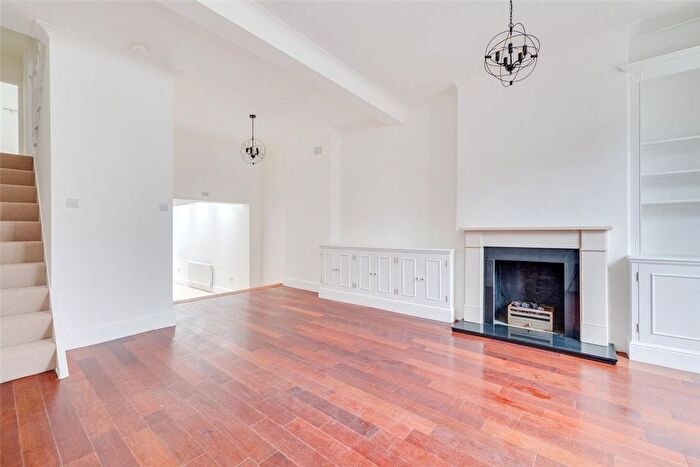 4 Bedroom Detached House To Rent In Hannell Road, London, SW6