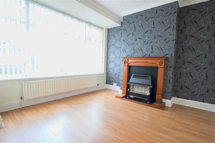 3 Bedroom Semi-Detached House To Rent In Hill Cot Road, Bolton, BL1