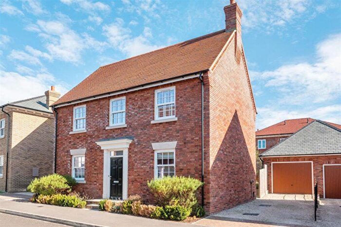 3 Bedroom Detached House For Sale In Wimble Stock Way, Yeovil, BA21