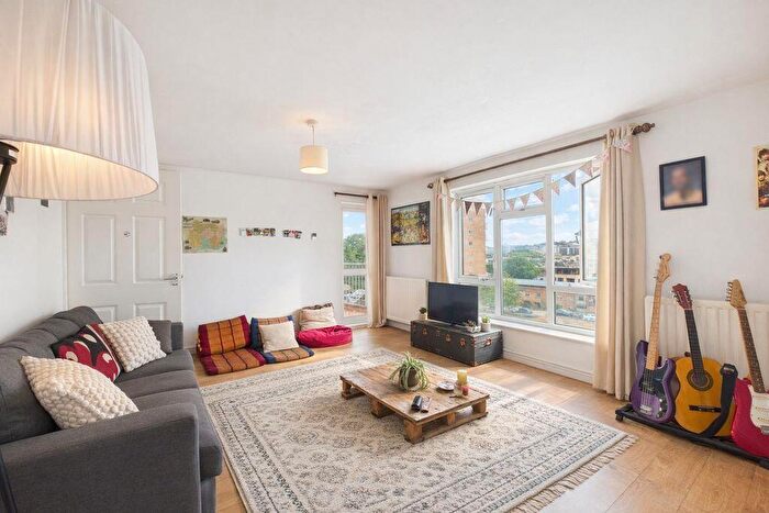 3 Bedroom Flat To Rent In John Street, Brighton, BN2