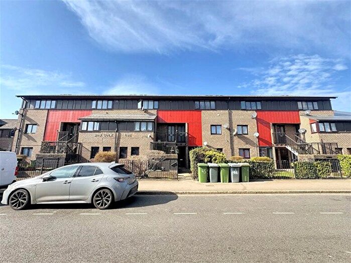 1 Bedroom Flat To Rent In Mortlock Court, Whitta Road, Manor Park, E12