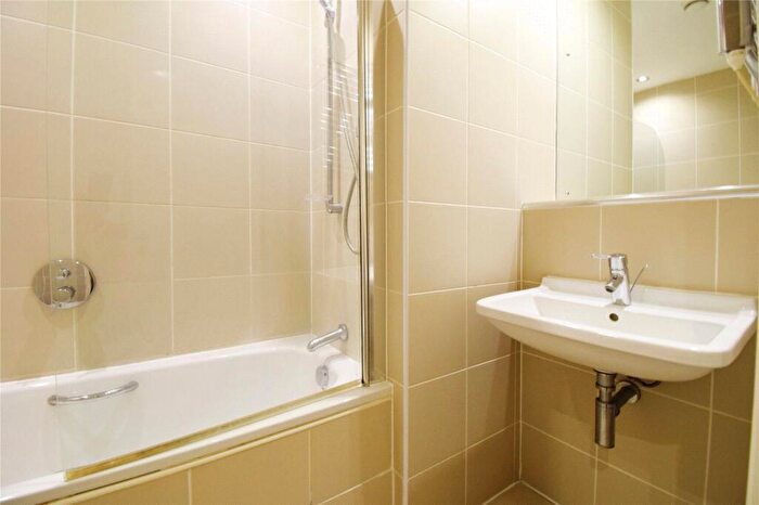 2 Bedroom Apartment To Rent In Water Street, City Centre, Liverpool, L3