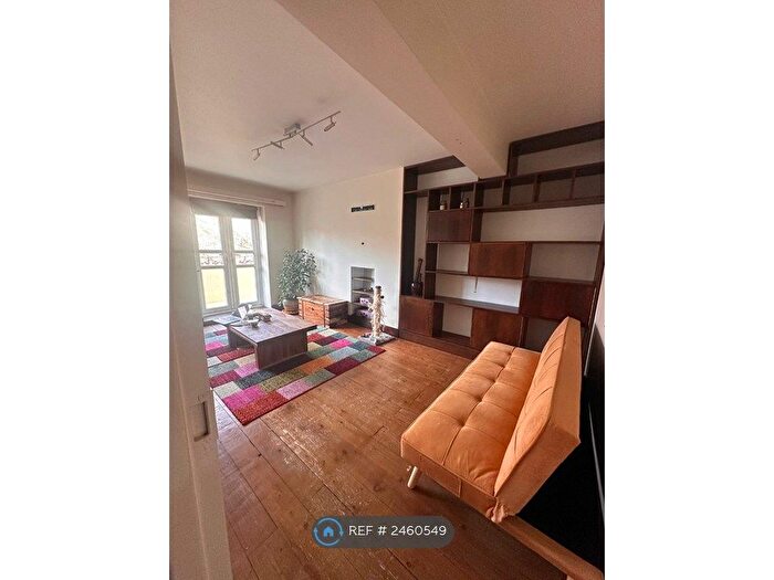 2 Bedroom Flat To Rent In Inner Park Road, London, SW19