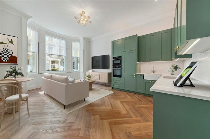 2 Bedroom Flat To Rent In Trebovir Road, Earls Court, London, SW5