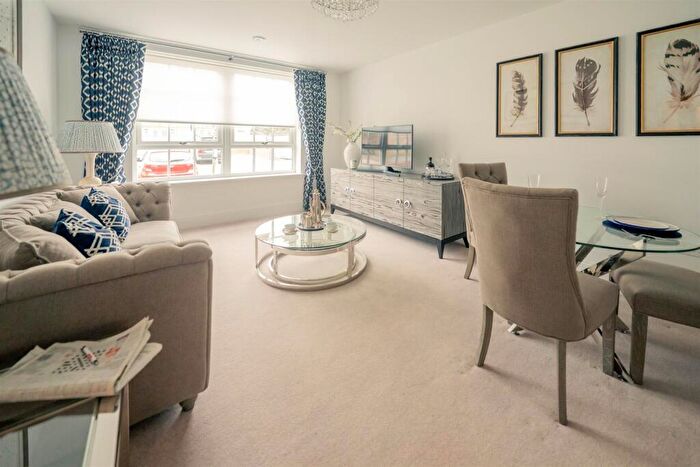 1 Bedroom Apartment To Rent In The Cloisters High Street, Buckinghamshire, HP16