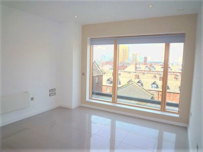 2 Bedroom Apartment To Rent In Apt . :: Ice Plant, M4