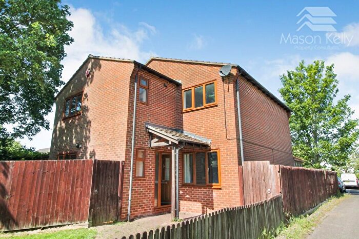 4 Bedroom Detached House To Rent In Whalley Drive, Bletchely, Milton Keynes, Buckinghamshire, MK3