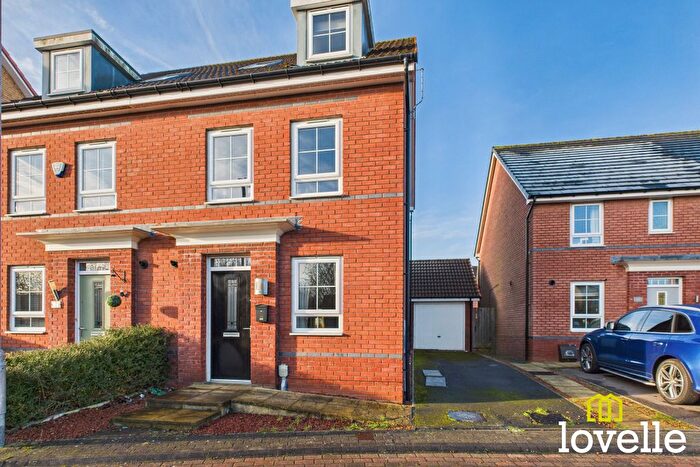 4 Bedroom Semi-Detached House For Sale In Primrose Way, Kingston Upon Hull, HU7