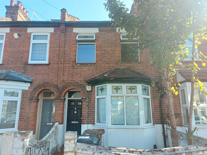 3 Bedroom Property To Rent In Tennyson Road, London, E17
