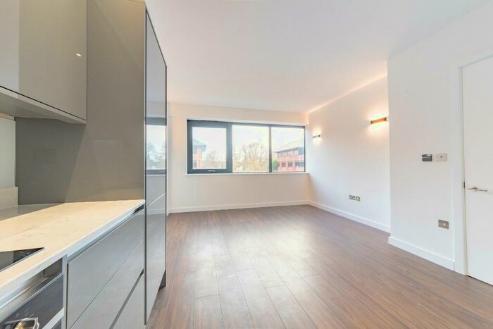 1 Bedroom Apartment To Rent In Abbott House, Everard Close, St Albans, AL1