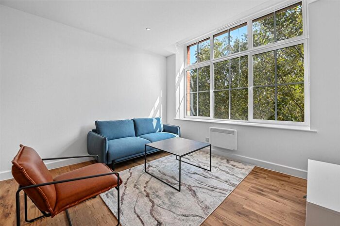 2 Bedroom Apartment To Rent In West Smithfield, London, EC1A