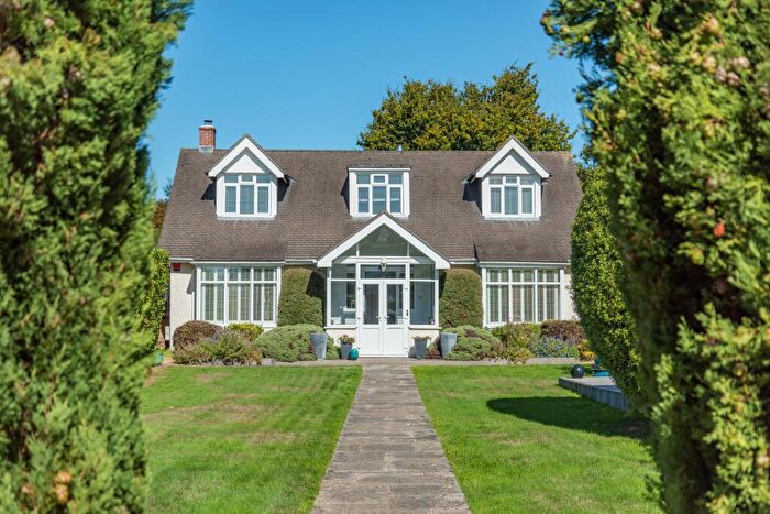 3 Bedroom Detached House For Sale In West Road, Emsworth, Hampshire, PO10
