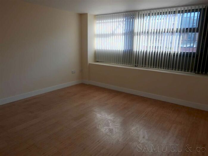 Studio To Rent In High Street, West Bromwich, B70
