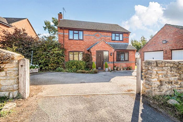 3 Bedroom Detached House For Sale In Caldecote, NN12