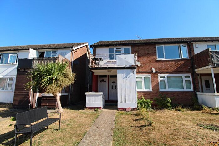 2 Bedroom Maisonette To Rent In Ashdown Walk, Romford, Essex, RM7