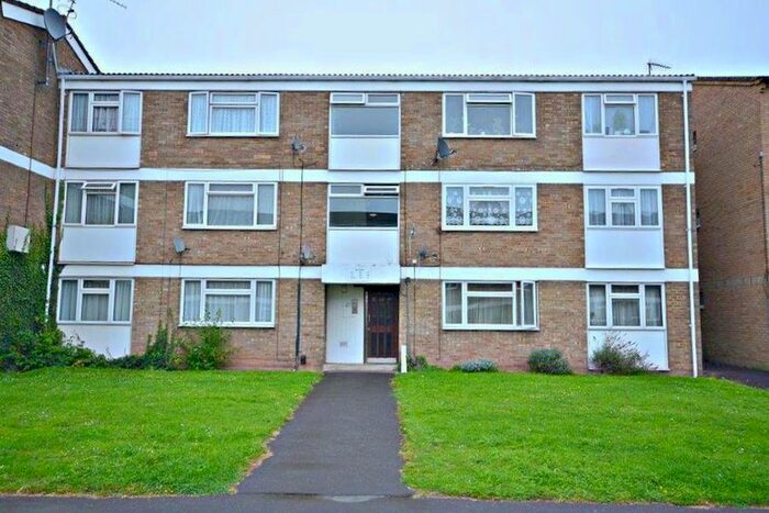 2 Bedroom Flat To Rent In Eden Close, Langley, Slough, SL3