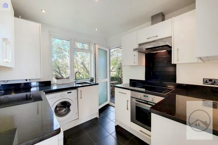 2 Bedroom Flat To Rent In Martin Way, Morden SM4