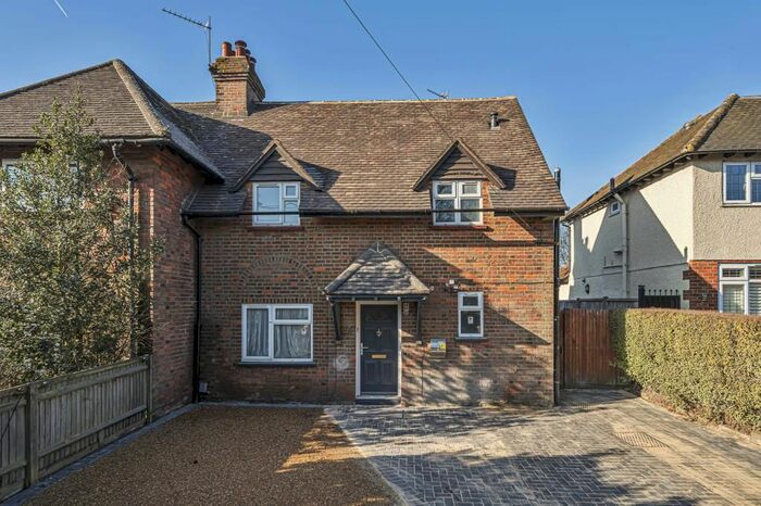 3 Bedroom Cottage To Rent In Chenies Road, Chorleywood, WD3