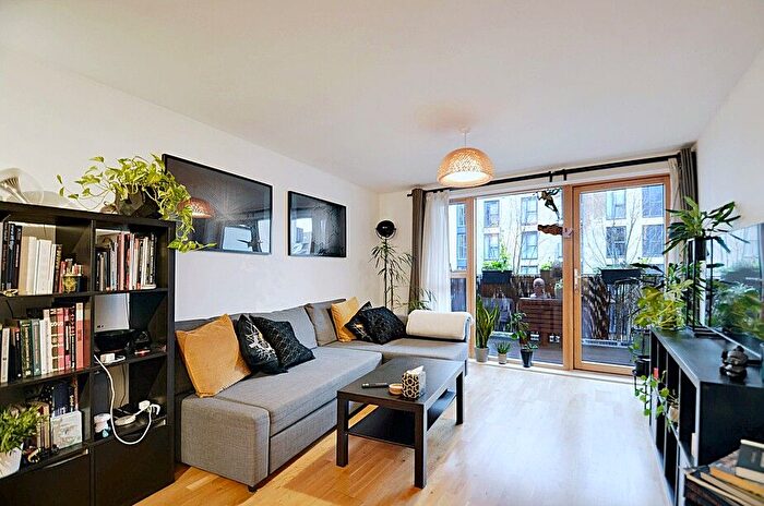 2 Bedroom Flat For Sale In Blackheath Hill, London, SE10