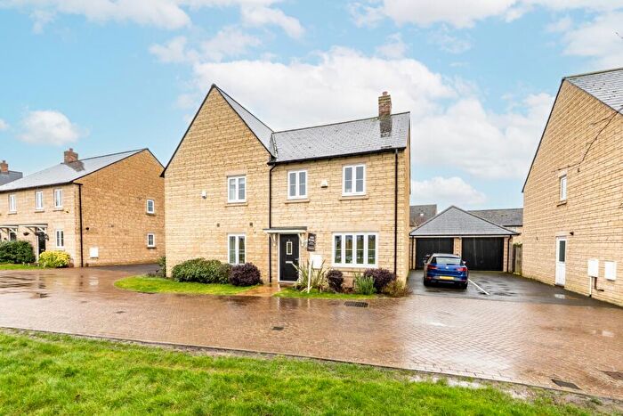 3 Bedroom Semi-Detached House For Sale In Empire Drive, Carterton, Oxfordshire, OX18