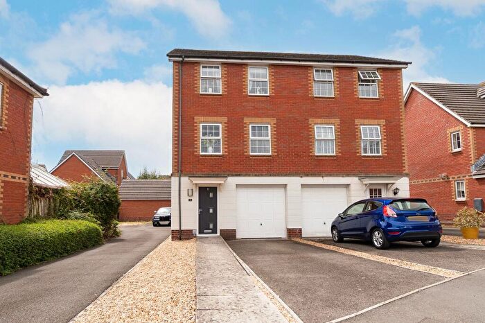 3 Bedroom Semi-Detached House For Sale In Powis Close, Newport, NP10
