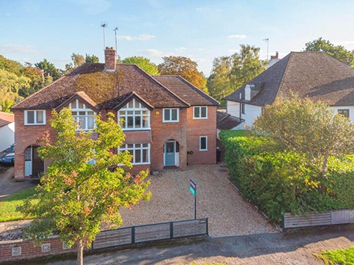 4 Bedroom Semi-Detached House For Sale In Hillside Road, Leighton Buzzard, LU7