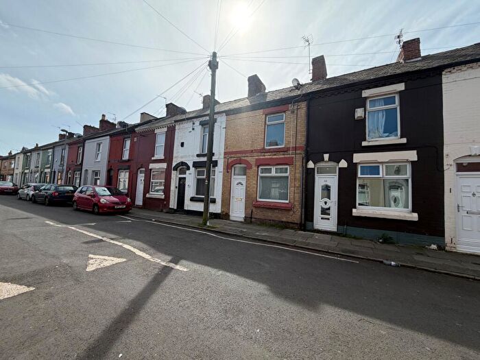 2 Bedroom House To Rent In Sedley Street, L6