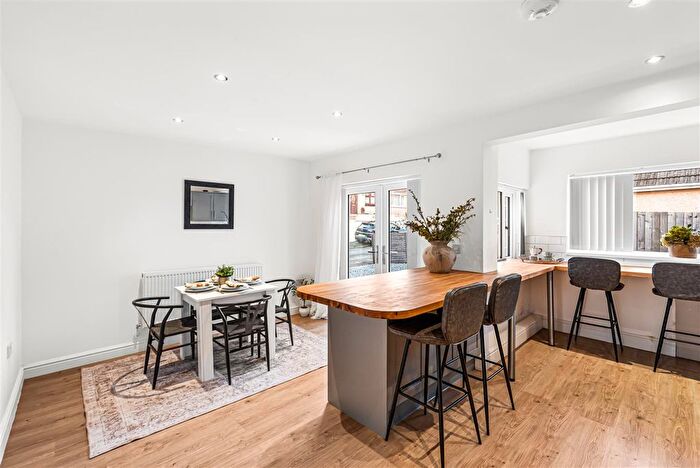 3 Bedroom Detached House For Sale In Waun Road, Loughor, Swansea, SA4