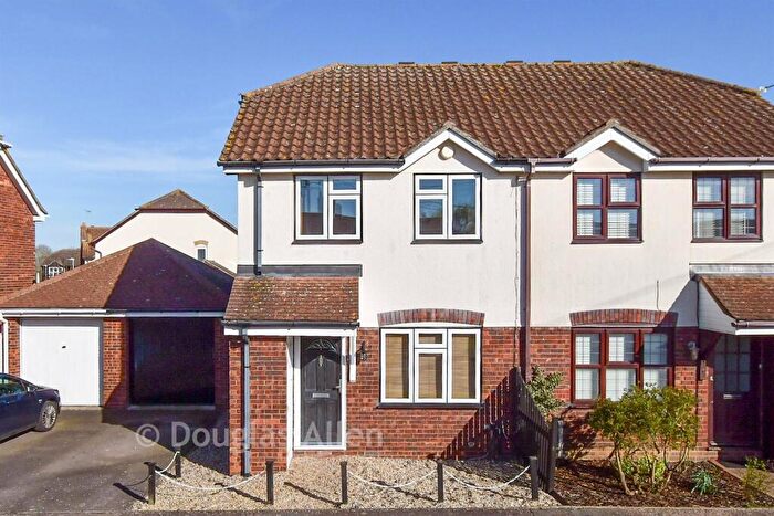 3 Bedroom Semi Detached House For Sale In Church Road, Laindon, Basildon, Essex, SS15