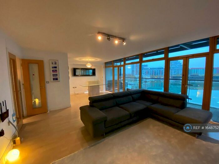 2 Bedroom Flat To Rent In Western Beach Apartments, London, E16
