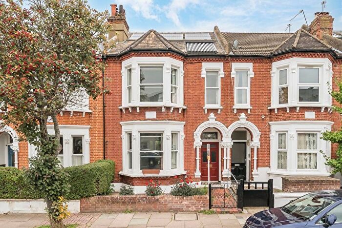 4 Bedroom Terraced House For Sale In Cloudesdale Road, Balham, SW17