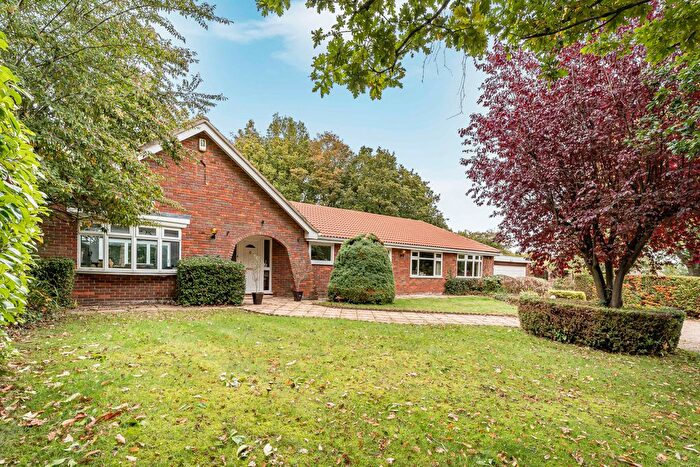 4 Bedroom Detached House For Sale In Woodland Rise, Studham, Dunstable, LU6