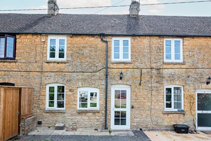 2 Bedroom Terraced House To Rent In Lansdowne, Bourton-On-The-Water, GL54