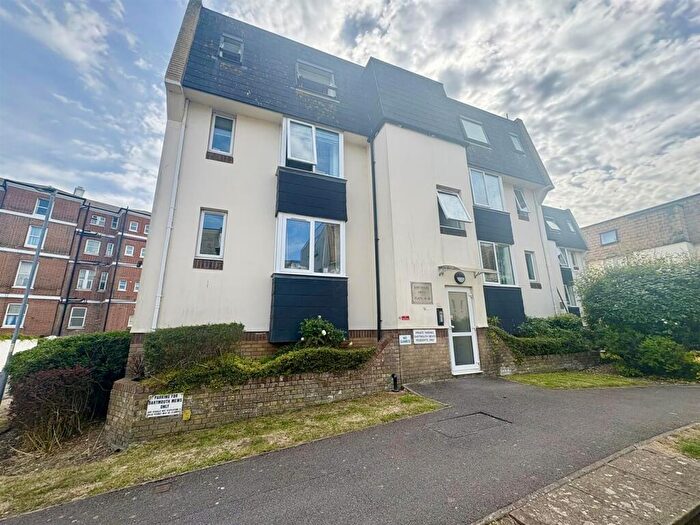2 Bedroom Flat For Sale In Cecil Place, Southsea, PO5