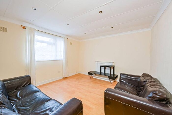 1 Bedroom Flat For Sale In Brighton Avenue, Walthamstow, London, E17