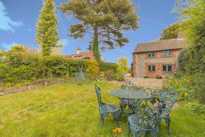 2 Bedroom Character Property For Sale In Dotsell Cottages, Edgefield, Melton Constable, NR24