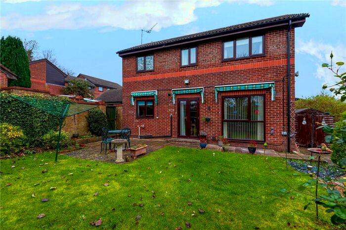 3 Bedroom End Of Terrace House To Rent In Kestrel Close, Winchester, Hampshire, SO22