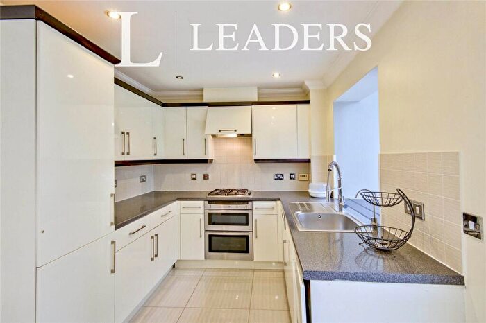 4 Bedroom Detached House To Rent In Burleigh Close, RM7