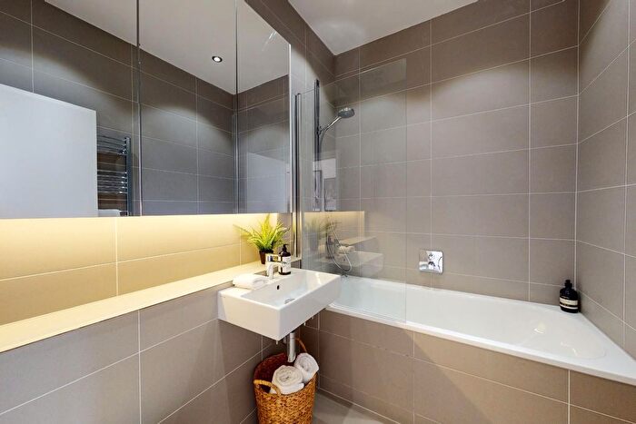 1 Bedroom Flat To Rent In Nottingham Place, London, W1U