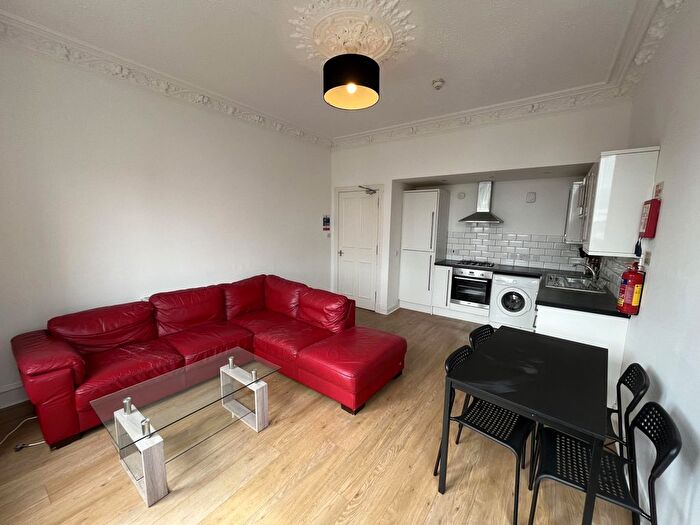 3 Bedroom Flat To Rent In Blackness Road, Dundee, DD2