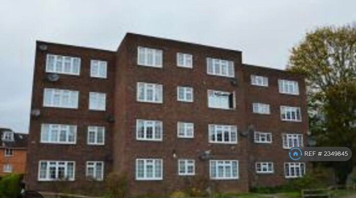 2 Bedroom Flat To Rent In Arborfield Close, Slough, SL1