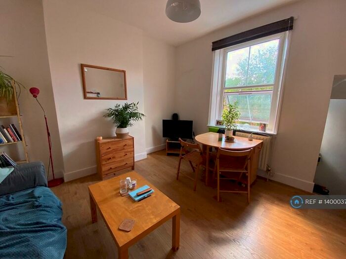 1 Bedroom Flat To Rent In Fortis Green, London, N2