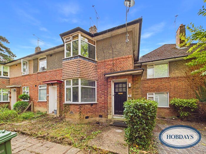 2 Bedroom Maisonette To Rent In The Highlands, Potters Bar, EN6