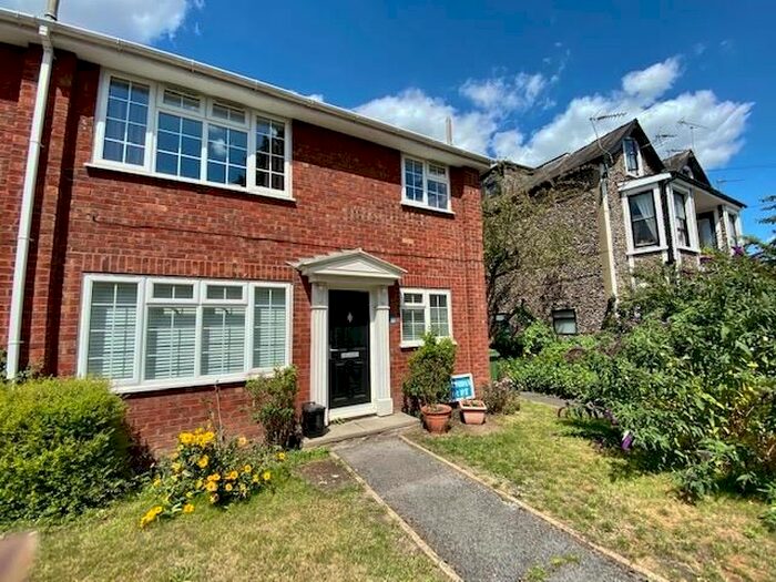 1 Bedroom Maisonette To Rent In Ray Lea Road, Maidenhead SL6