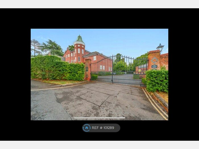 2 Bedroom Flat To Rent In Pengilly House, Guildford, GU1