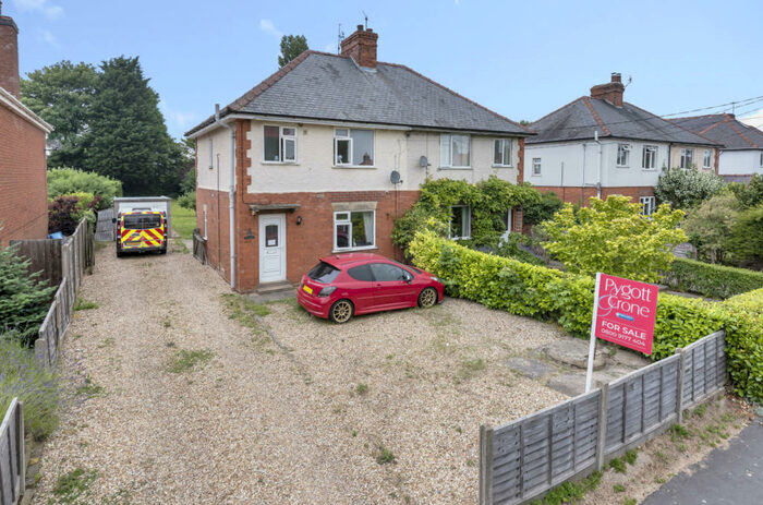 3 Bedroom Semi-Detached House For Sale In Fen Lane, Dunston, LN4