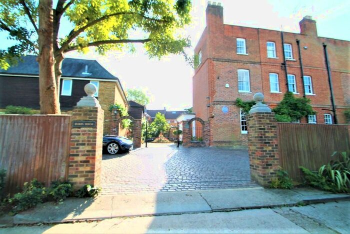 2 Bedroom Flat To Rent In Clonmel Close, Harrow, HA2