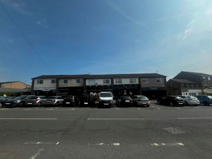 Flat For Sale In - Causeway Head Road, Dore, Sheffield, South Yorkshire, S17