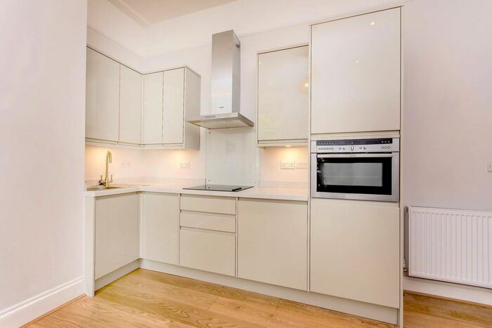 1 Bedroom Flat To Rent In Cumberland Road, Poet's Corner, London, W3